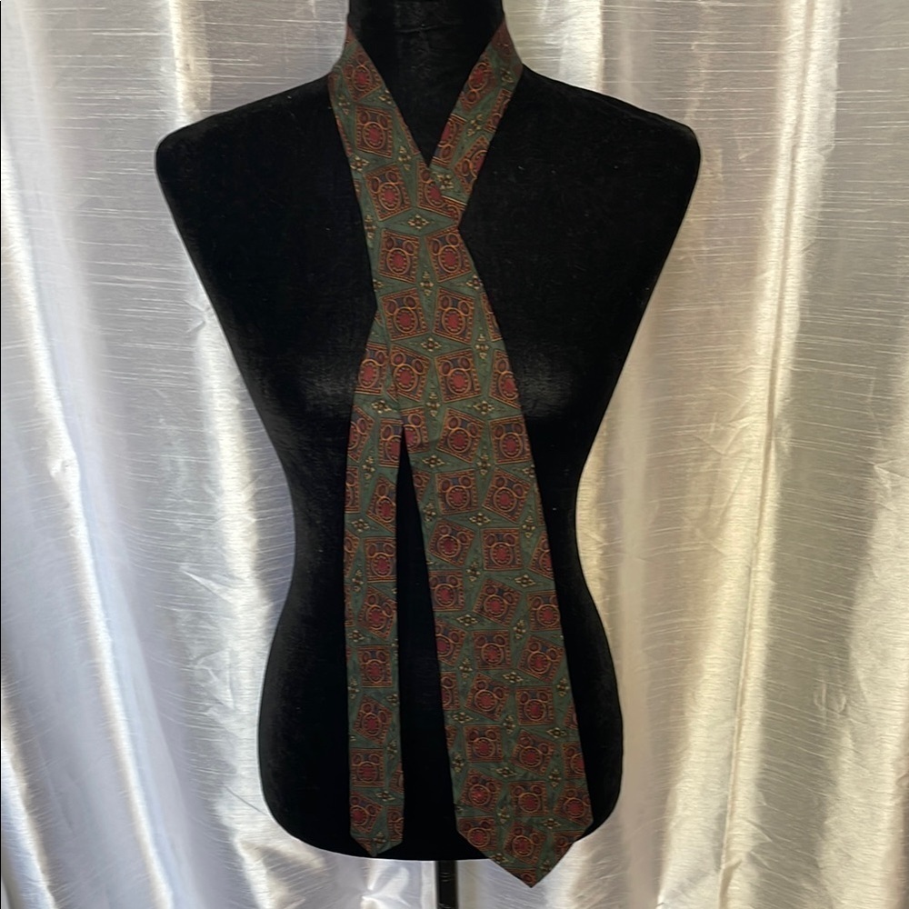 Disney Store Men’s Silk Hand Made Mickey Mouse Tie